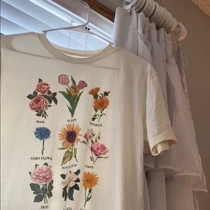 Oversized graphic tee with different flowers